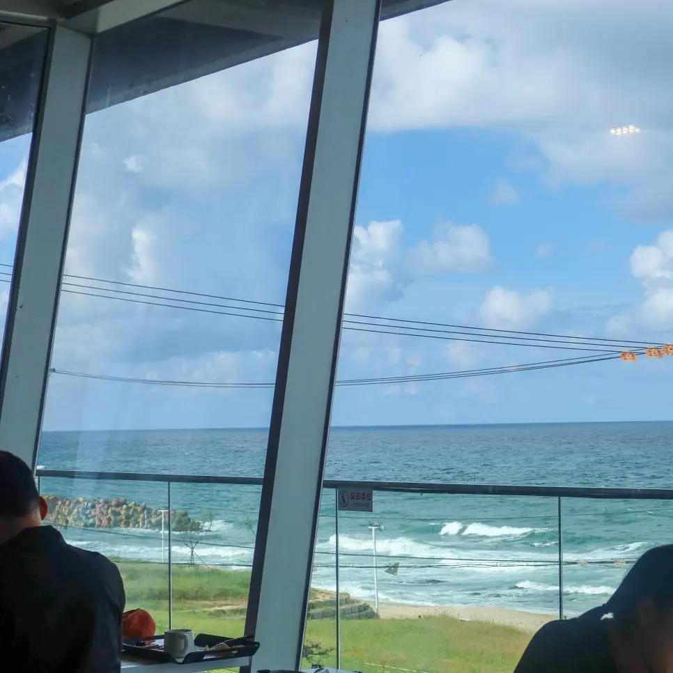 Ocean-view seating at Baegya Coffee that impressed the whole family