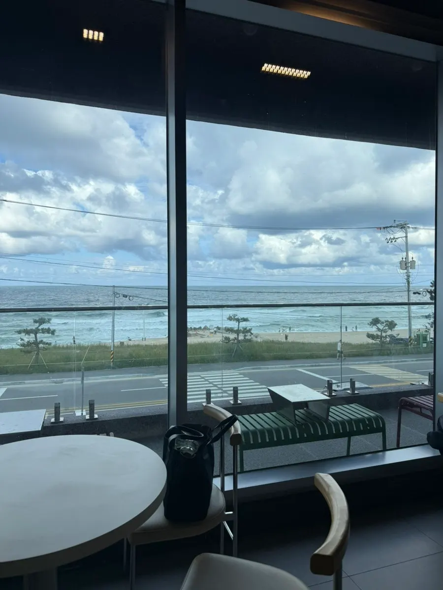 A spot at Baegya Coffee with the sea as a backdrop