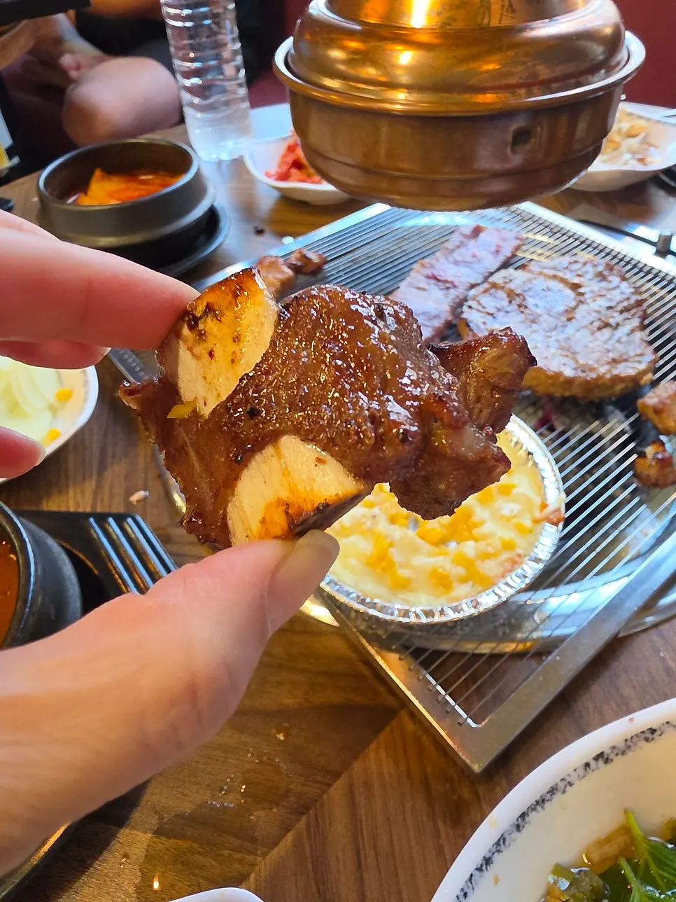 상추와 깻잎에 싼 돼지갈비 쌈