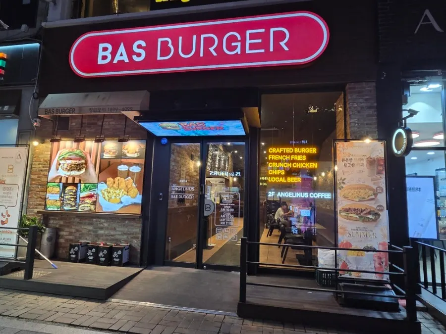 Exterior of Bas Burger Gyeyang, looking like both a burger joint and a beer bar