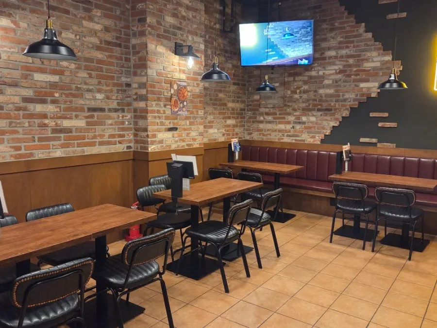 Entrance shared by Angel-in-us Coffee and Bas Burger