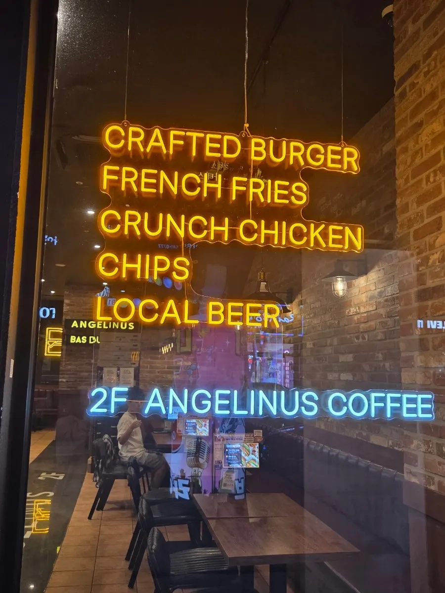 Kiosk ordering screen at Bas Burger