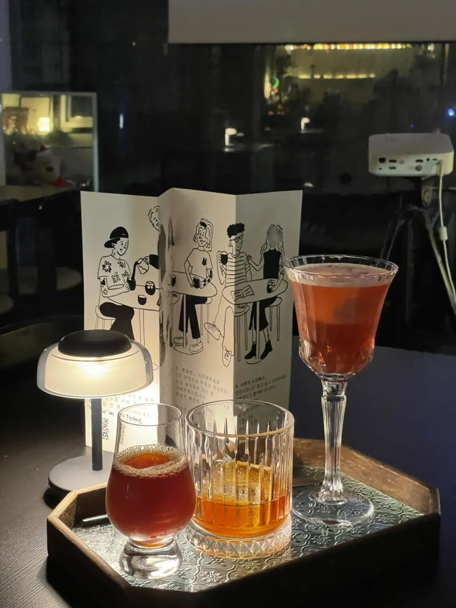 핸드드립 커피와 히피 아이스티, 프렌치베리 한 상