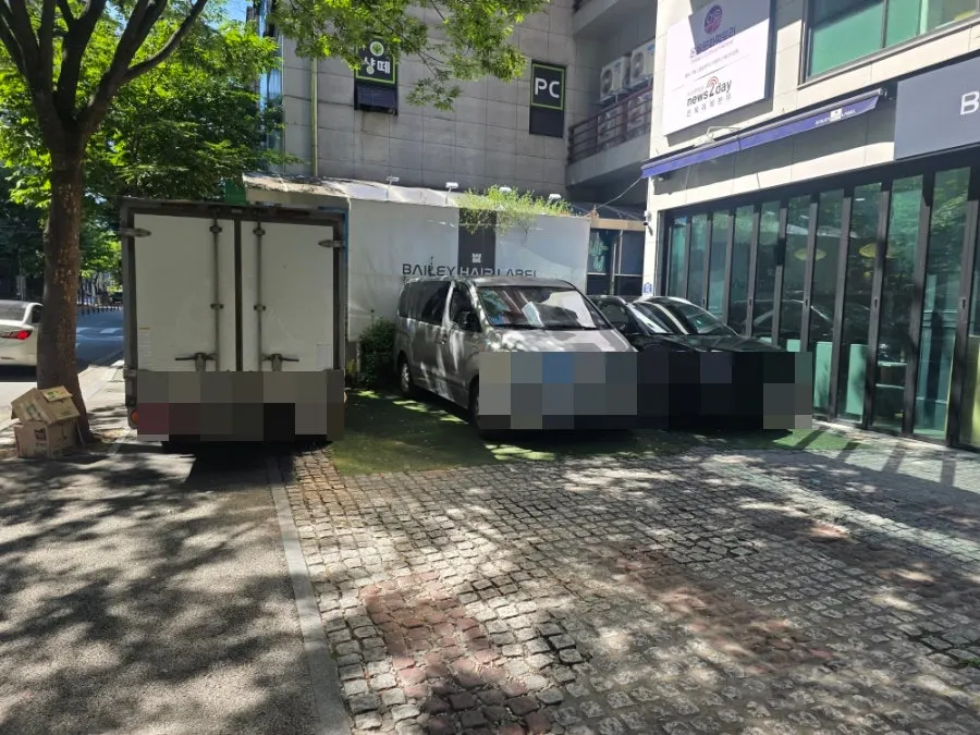 베일리헤어라벨 효자점 앞 주차 공간