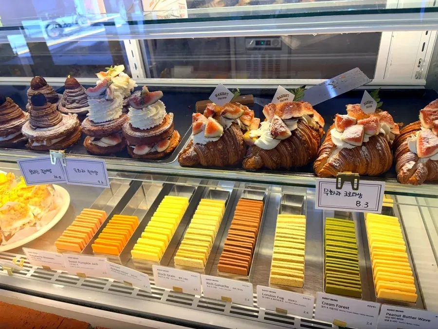 Pastry pies and egg tarts on display