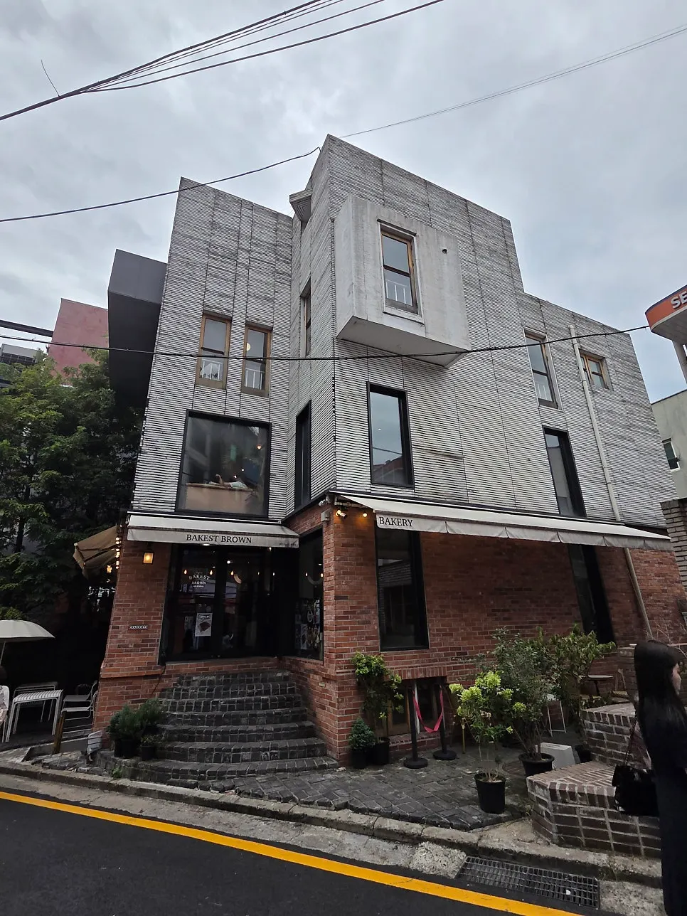Bakerist Brown's red-brick exterior
