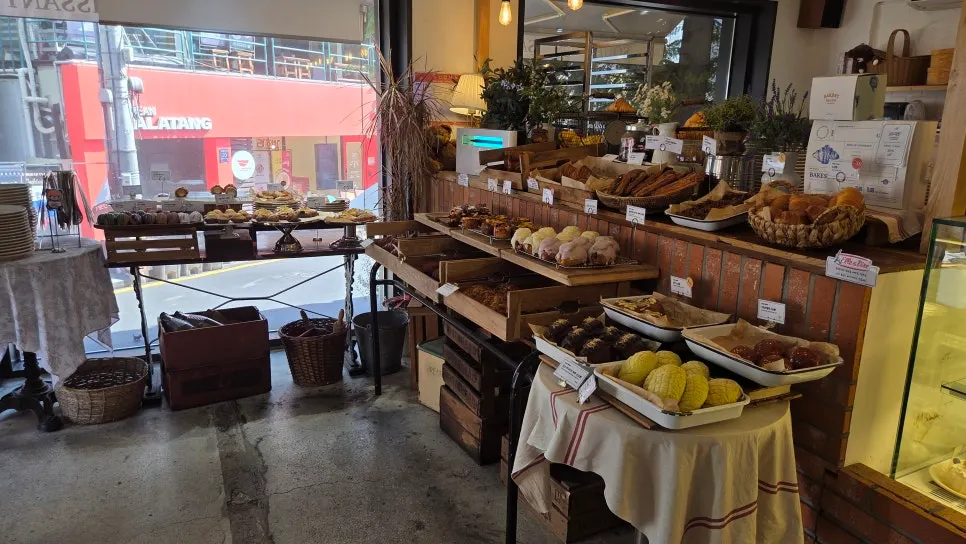 Bread and desserts arranged on the first-floor display case