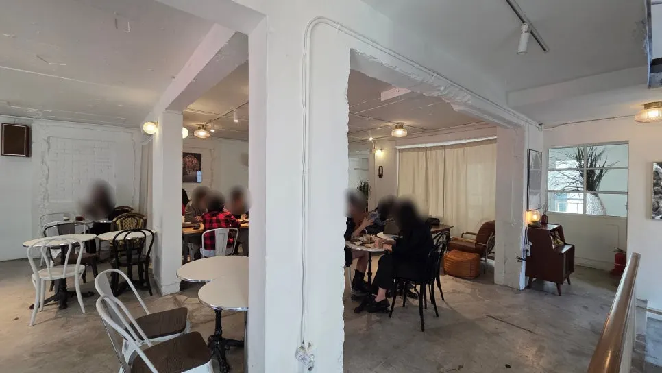 Order counter with a steady stream of weekday afternoon customers