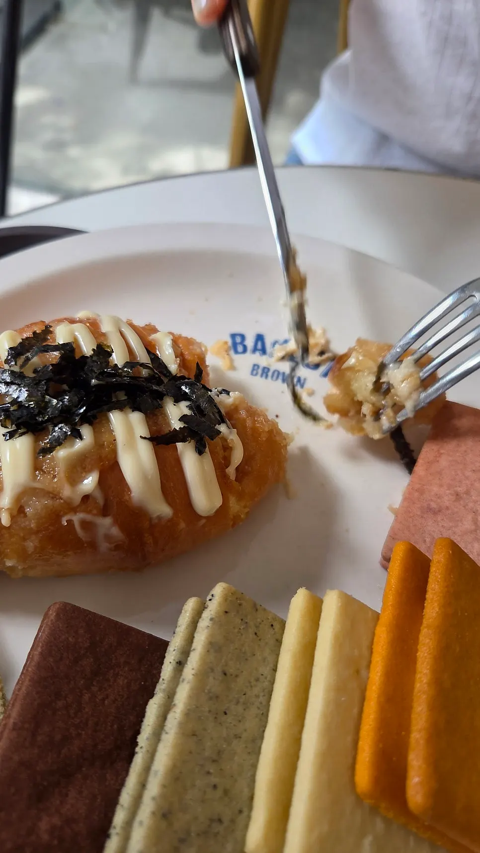 Sand cookie with cream sandwiched between baked cookies