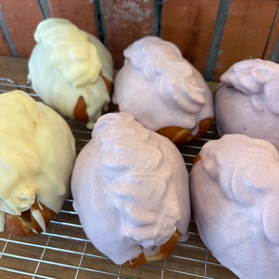 Melon salt bread on display