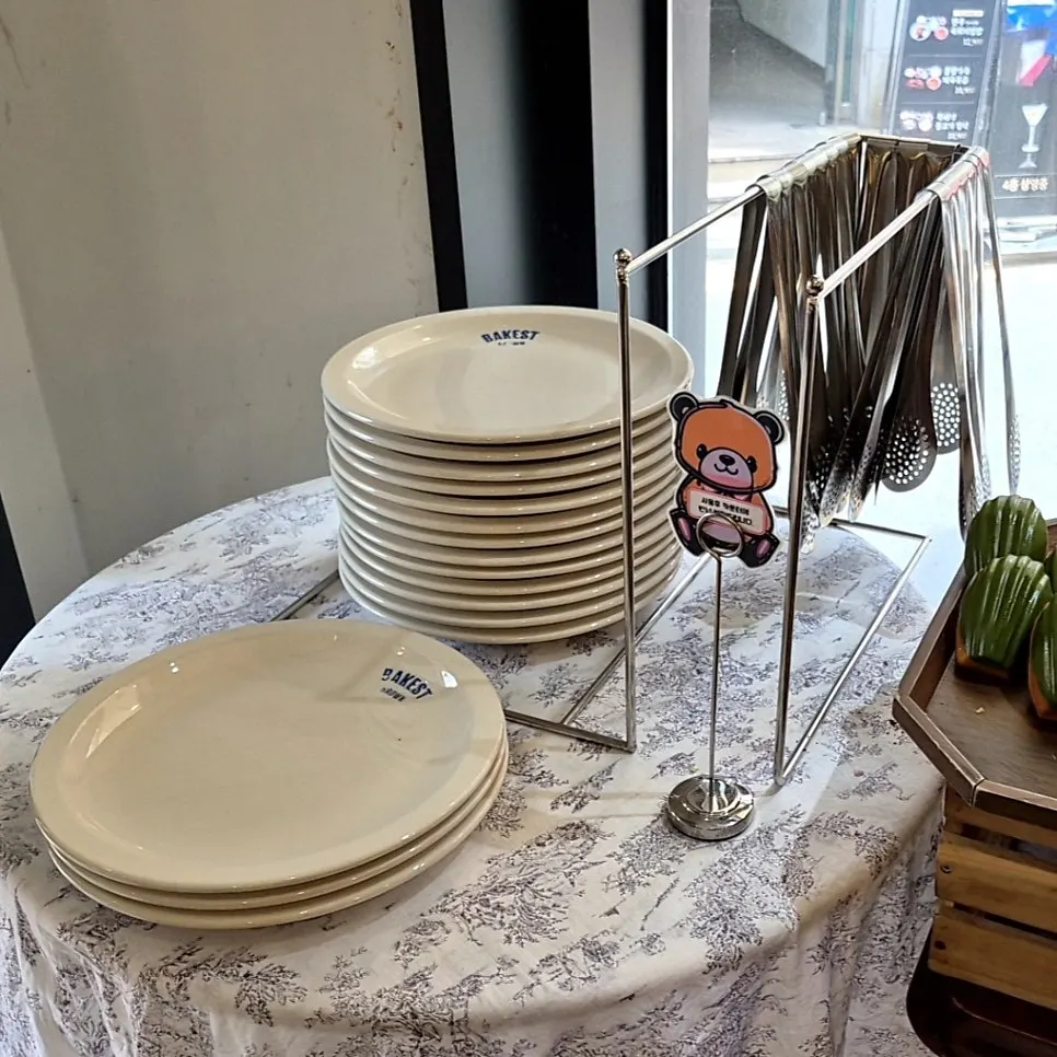커피와 차, 에이드가 적힌 음료 메뉴판