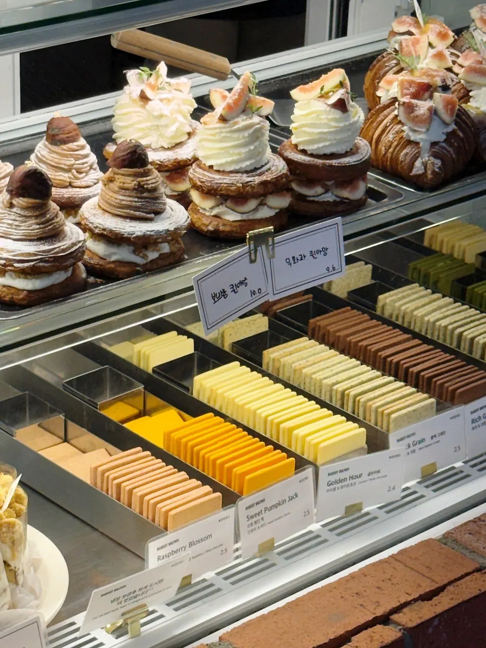 Bread display case at Bakerist Brown