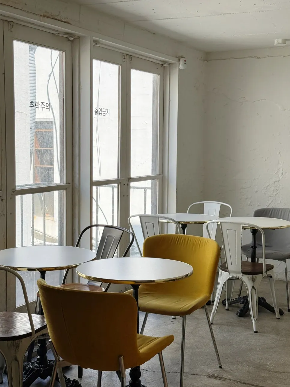 Dessert and coffee on the table at Bakerist Brown