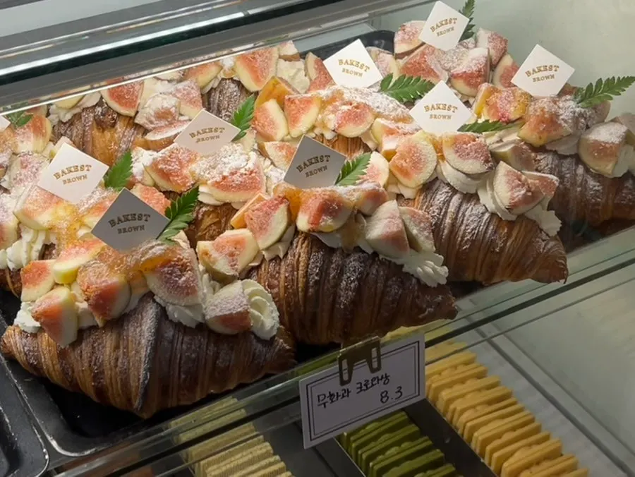 Showcase of seasonal fruit desserts