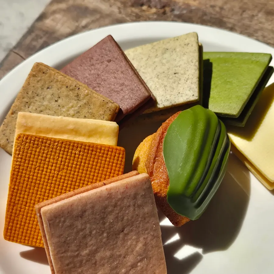 Colorful assortment of Gangnam Sand flavors