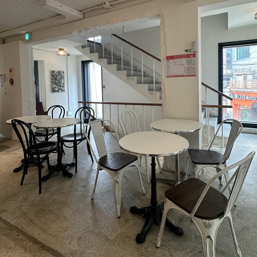 Seating good for sitting alone at Bakerist Brown