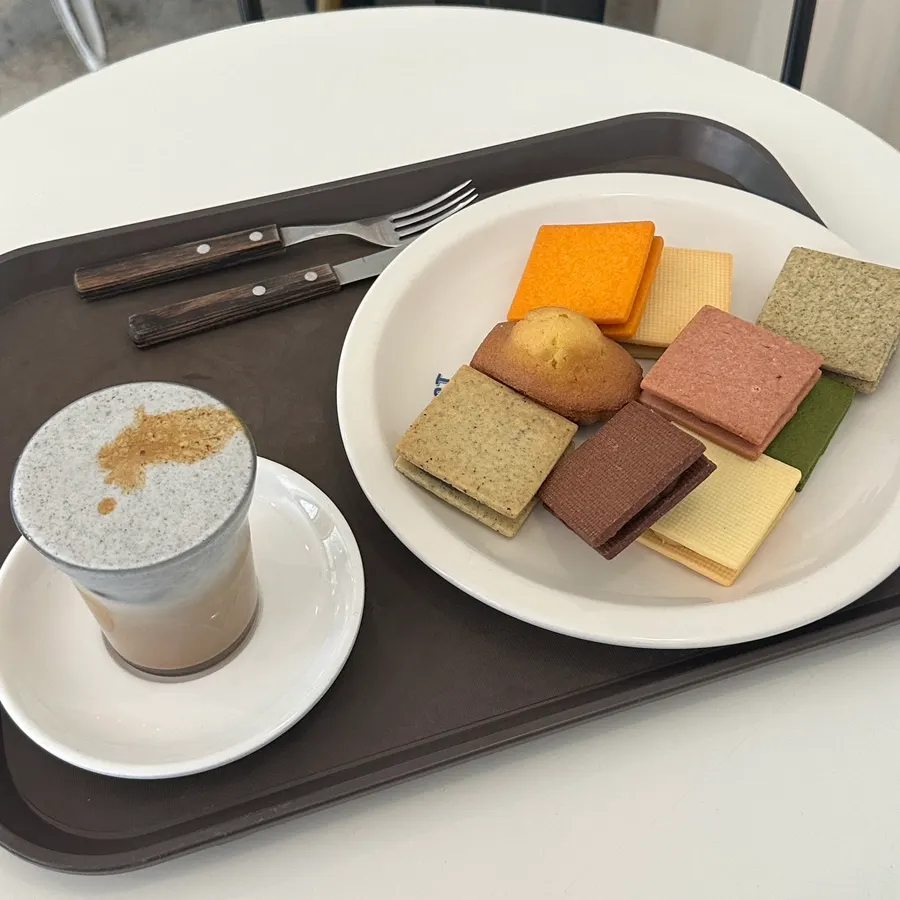 Gangnam Sand at Bakerist Brown