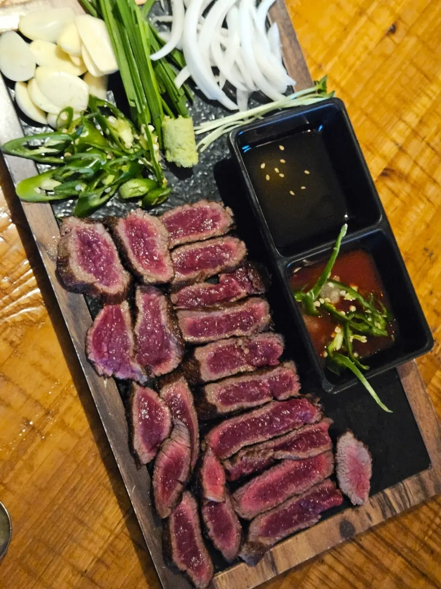 Korean beef tataki, ₩23,000, served at Bako Jumak