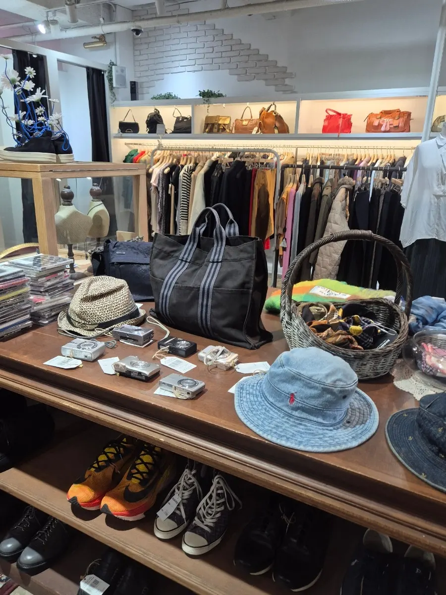 신사 빈티지샵 발발빈티지 매장 외부 모습