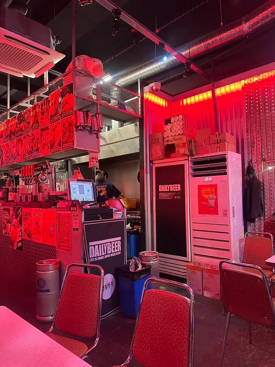 Casual chicken bar interior atmosphere