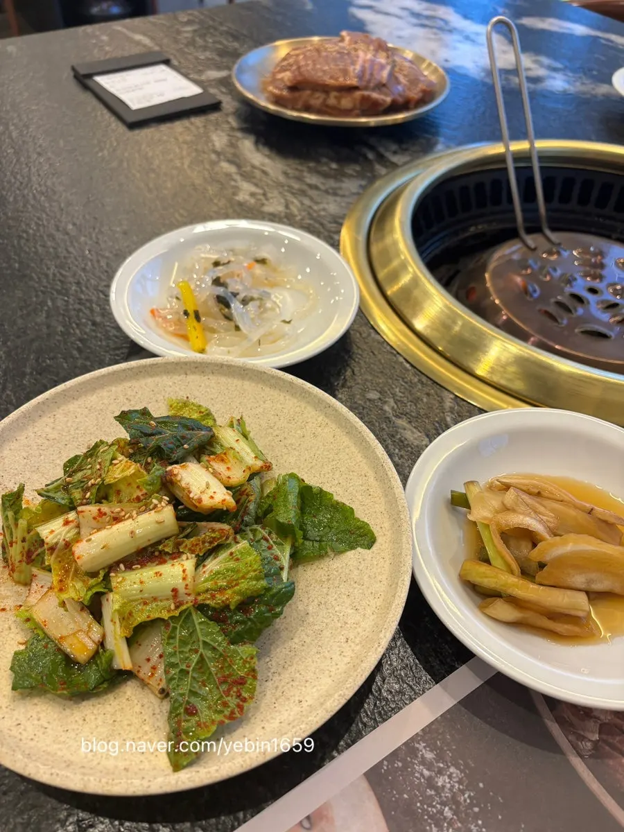 돼지갈비 기본찬 상차림