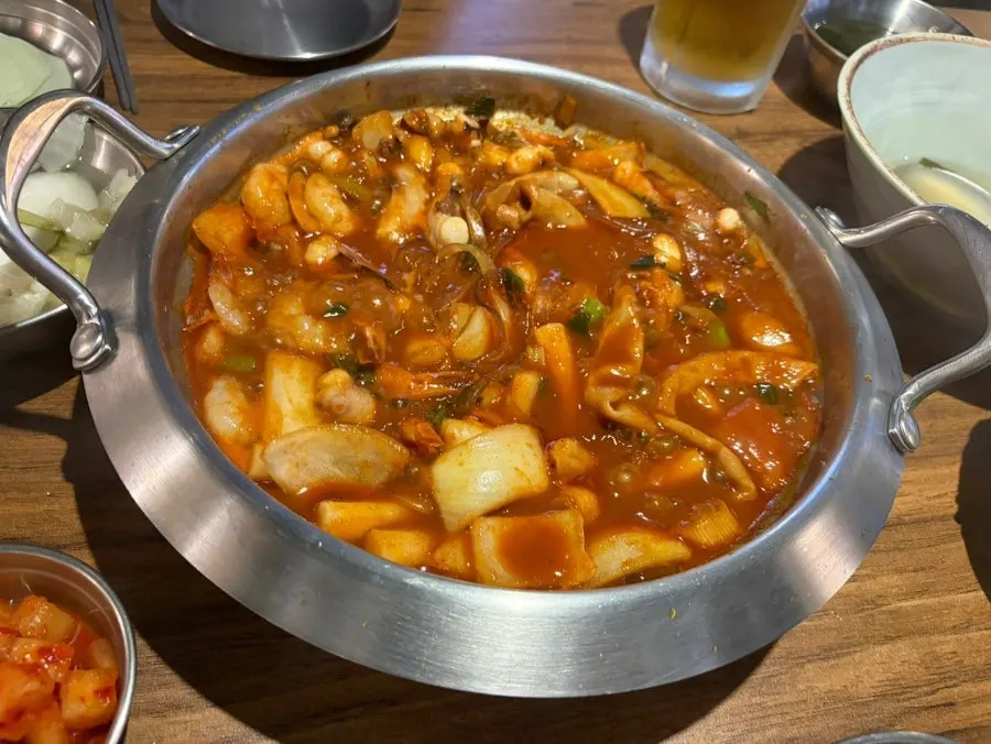 Nakgopsae boiling