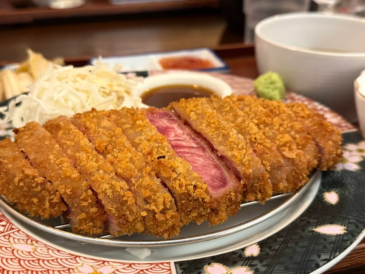 Table spread of gyukatsu at Ichigyu Balsan Station Branch