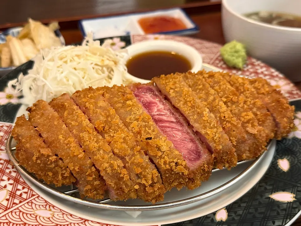 Cold beer ordered alongside the gyukatsu