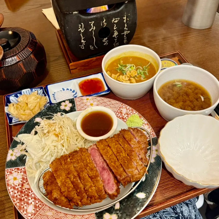 11조각으로 썰려 나온 채끝 규카츠