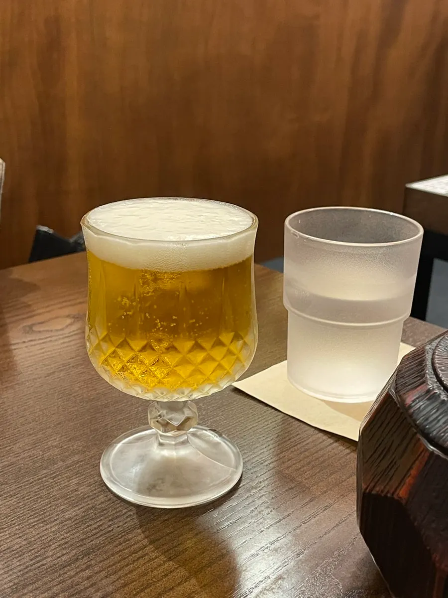 규카츠와 함께 주문한 생맥주 한 잔