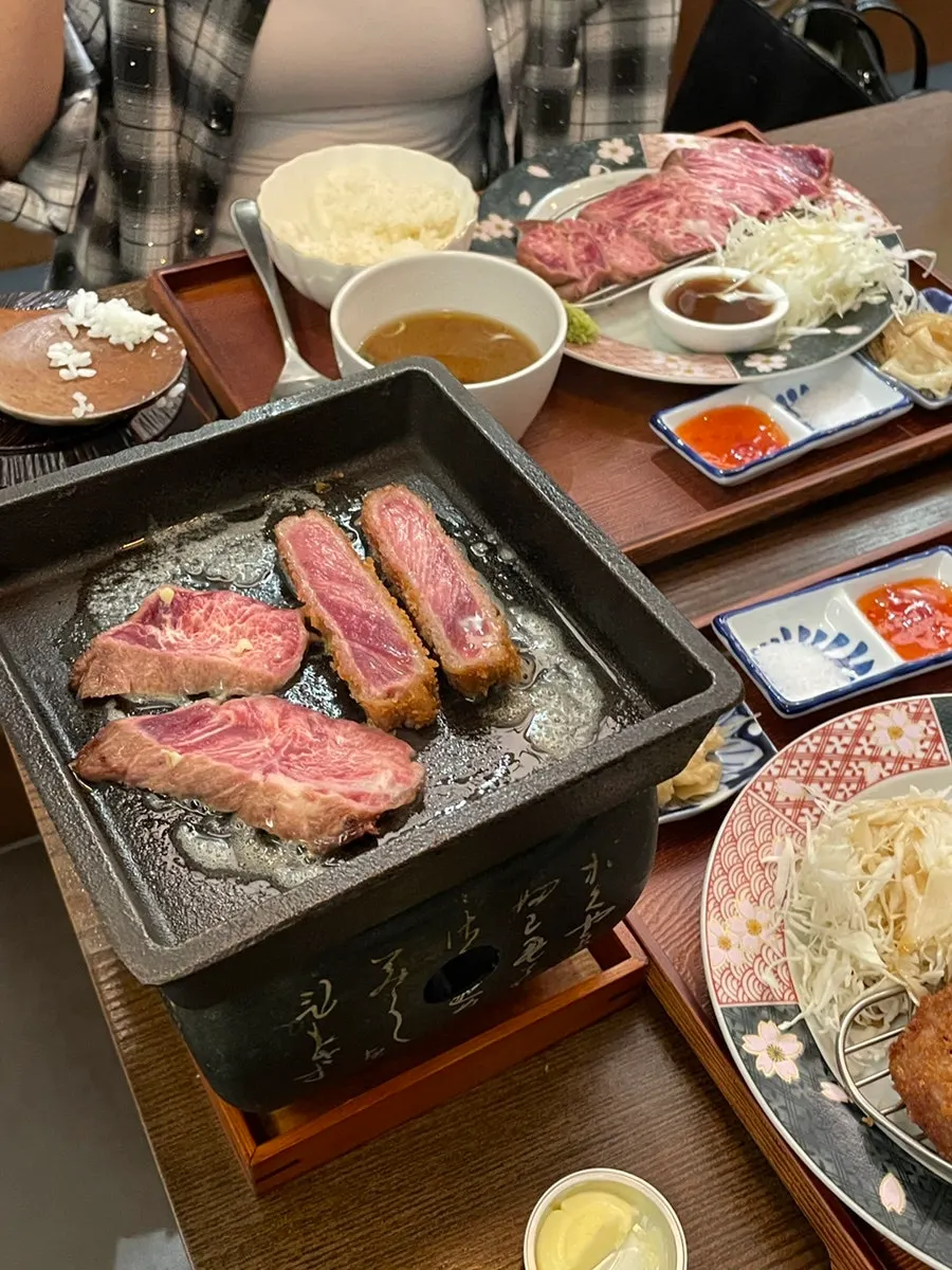 한 점씩 구워 바로 먹는 규카츠