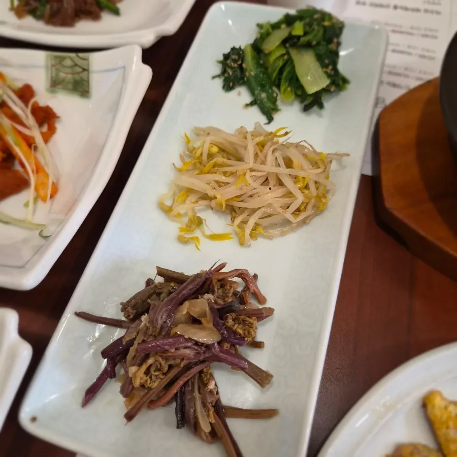 Tablet order side-dish refill menu
