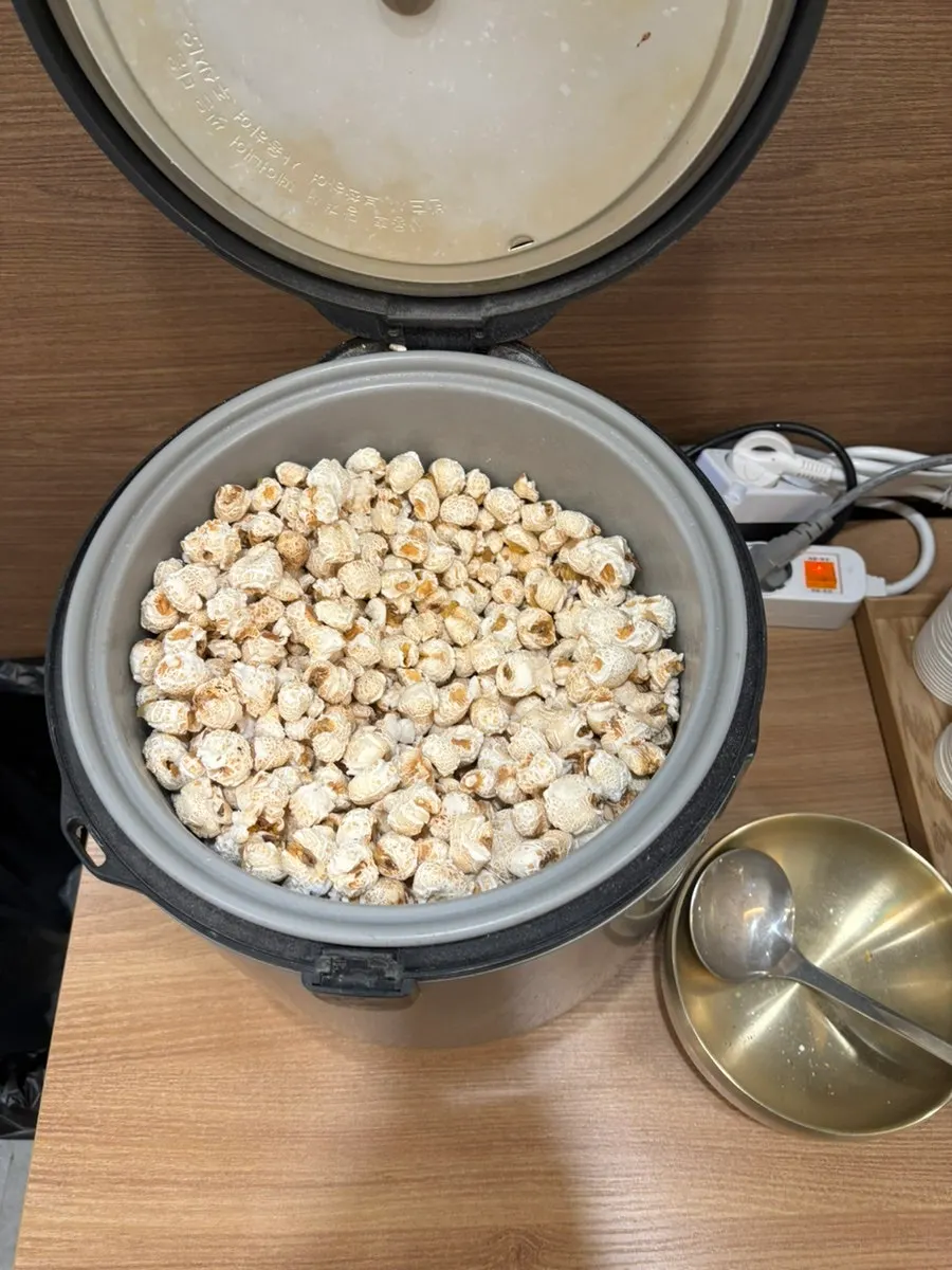 Plum tea and sikhye set out for guests