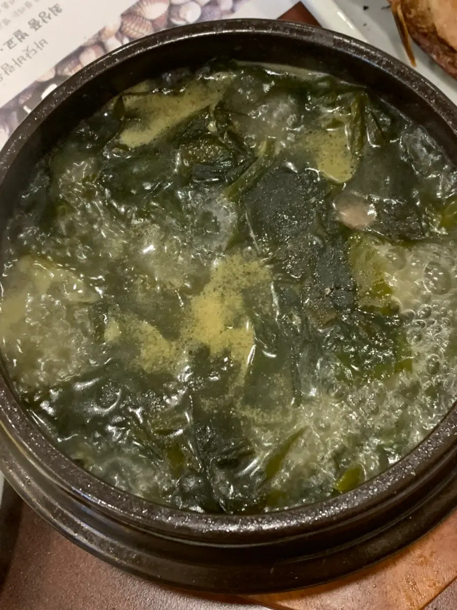 Main dishes in the Hansanggadeuk set