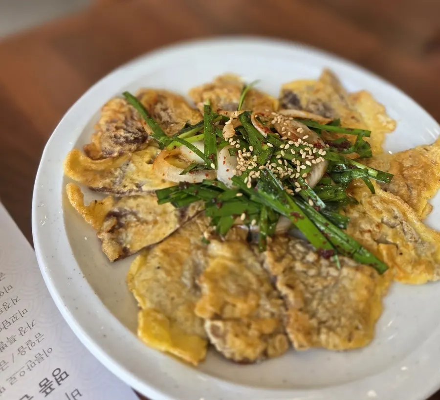 Cockle rice, beef jeon, and chive combination