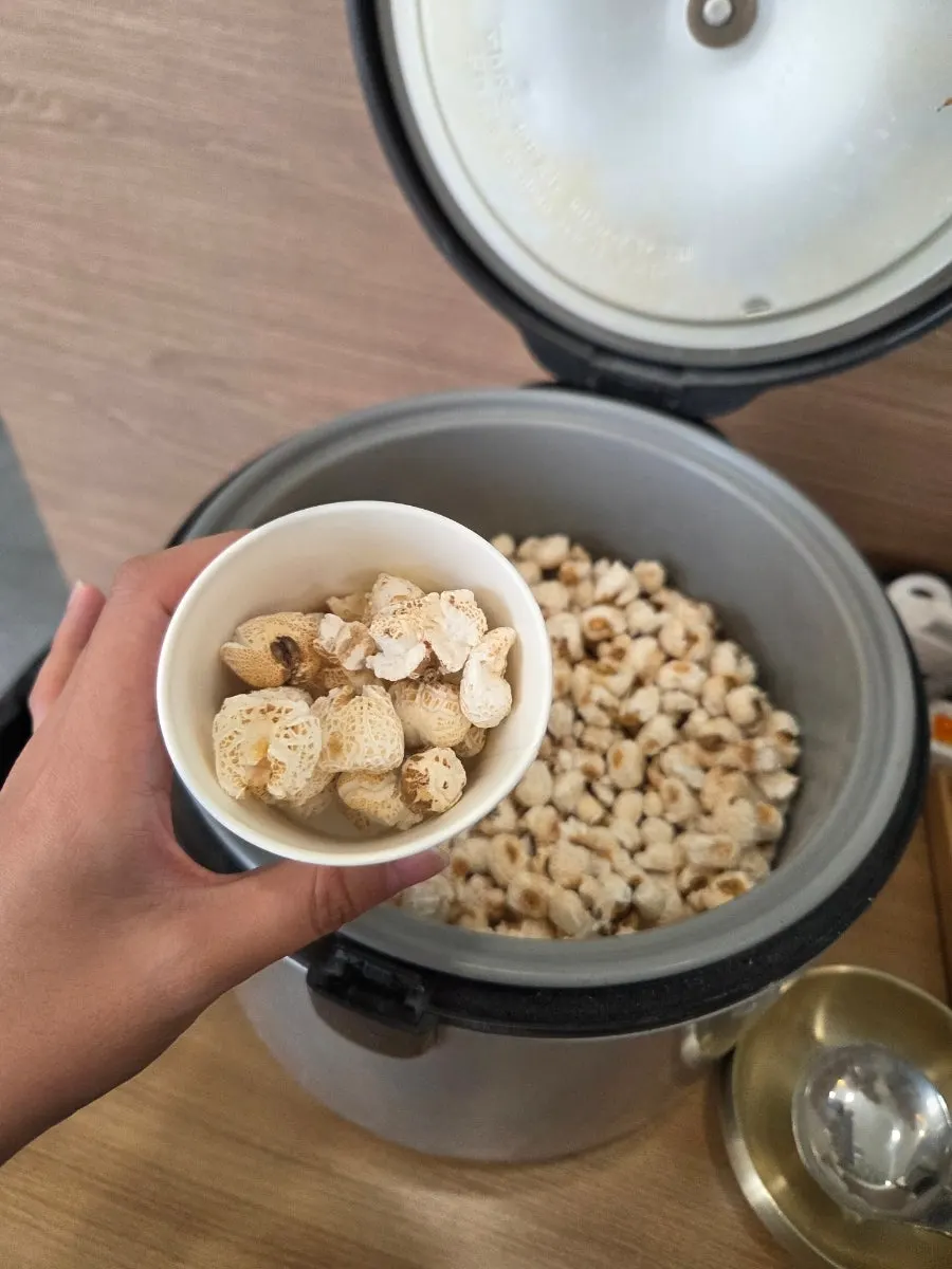 Sikhye and coffee dessert selection