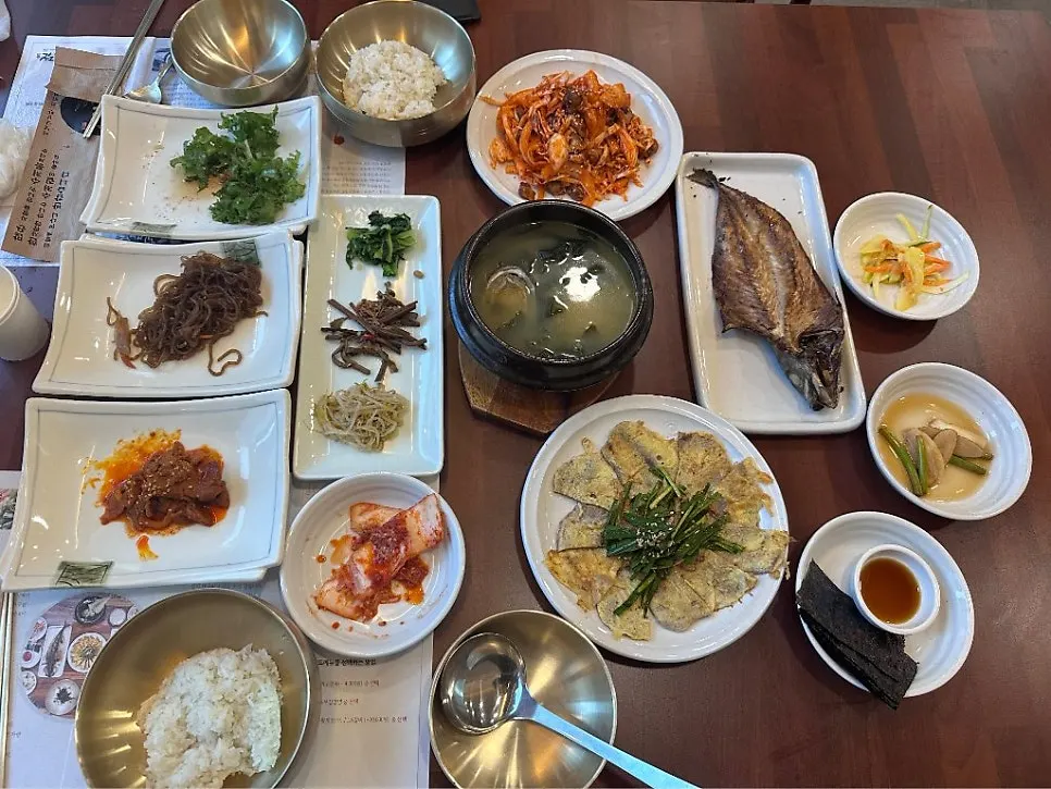Hearty Table Two-Person Set spread
