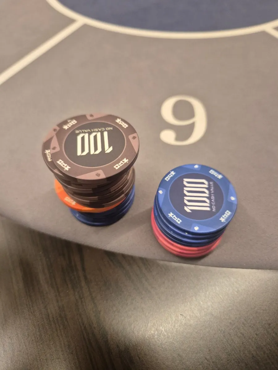 Nuts Hold'em game area