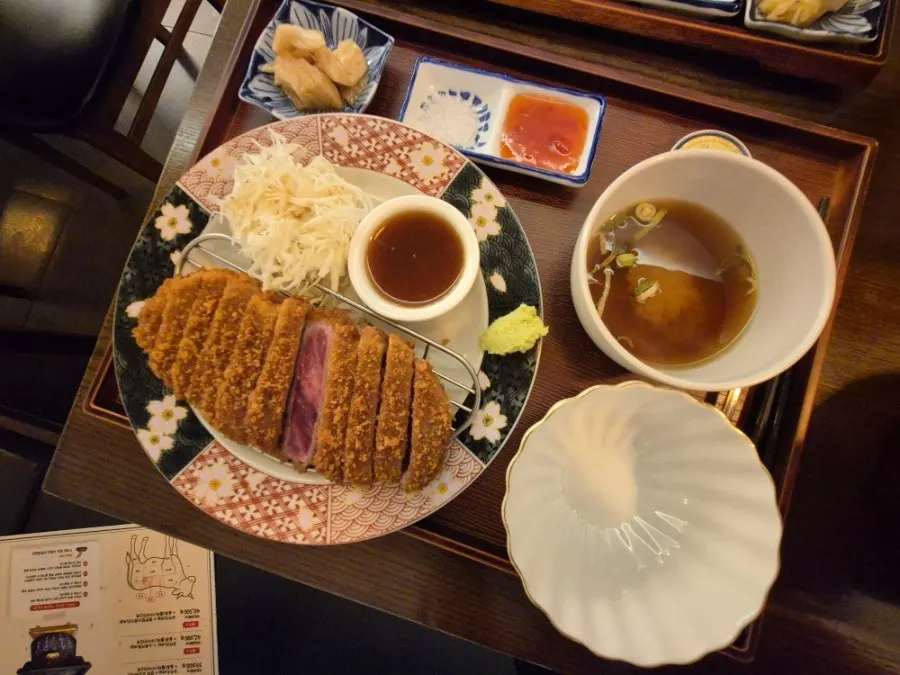 Full sirloin gyukatsu set spread