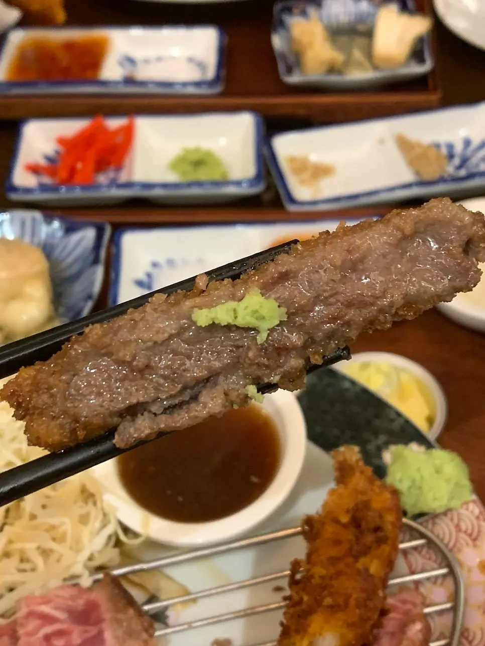 이즈니 버터를 올린 불판에 규카츠 굽기