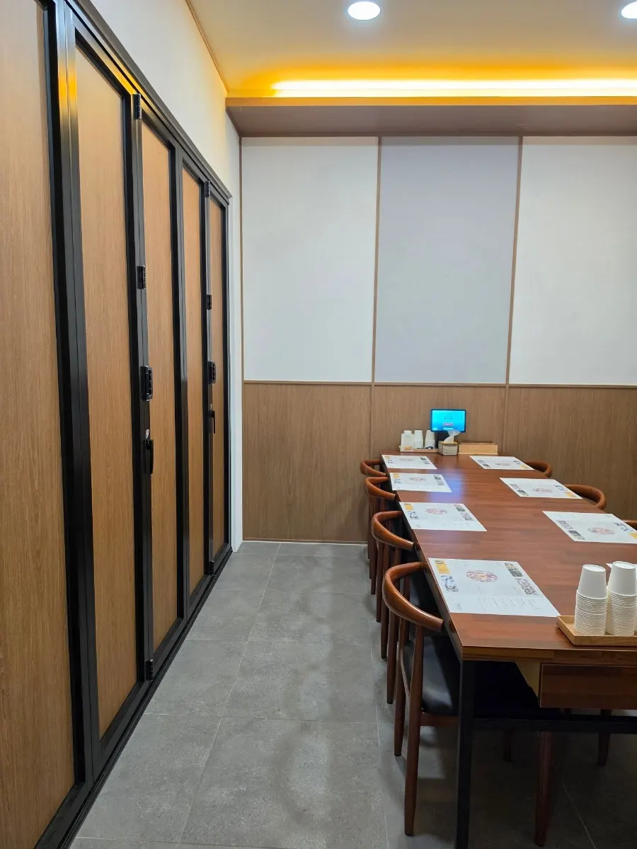 Interior of a room seating area at Mikodam Magok-Balsan Branch