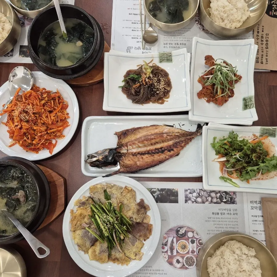 Mikodam set-for-two full table spread