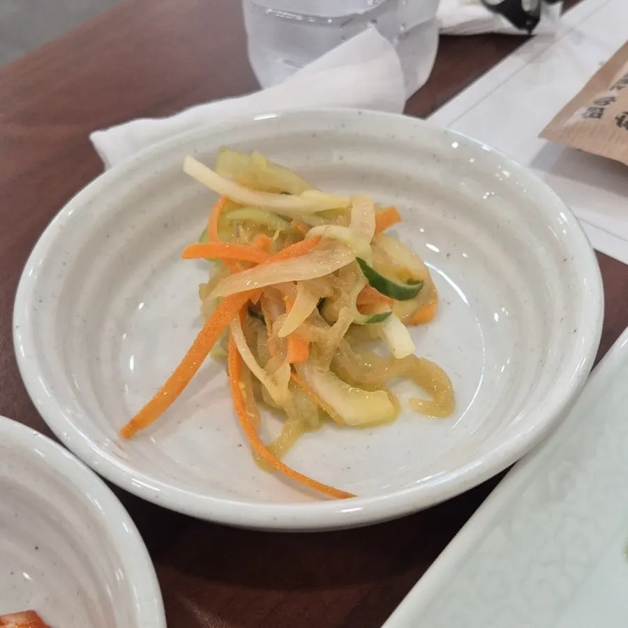 Jellyfish salad and other Mikodam basic side dishes