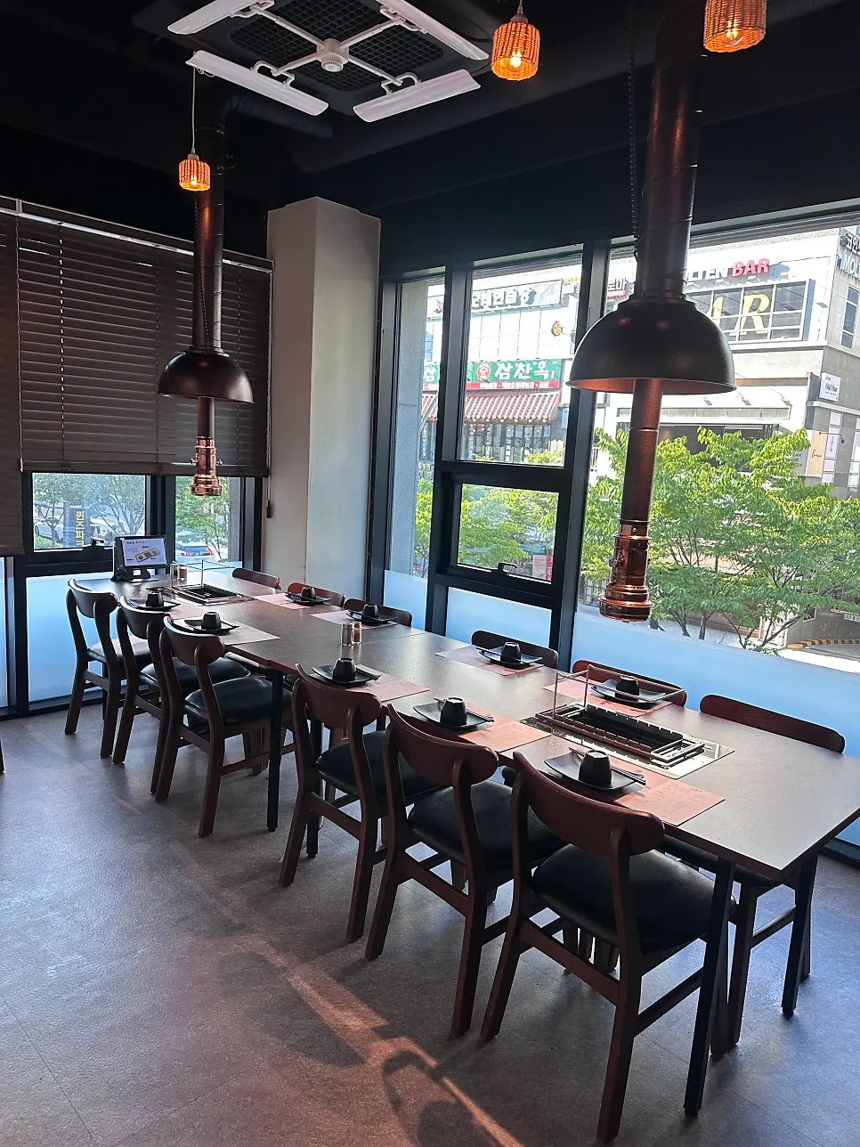 Room-style space for group dining