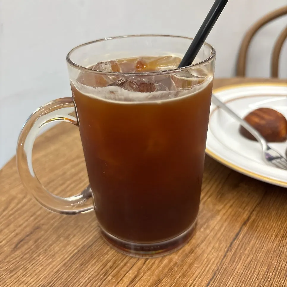 Ordered desserts and decaf Americano