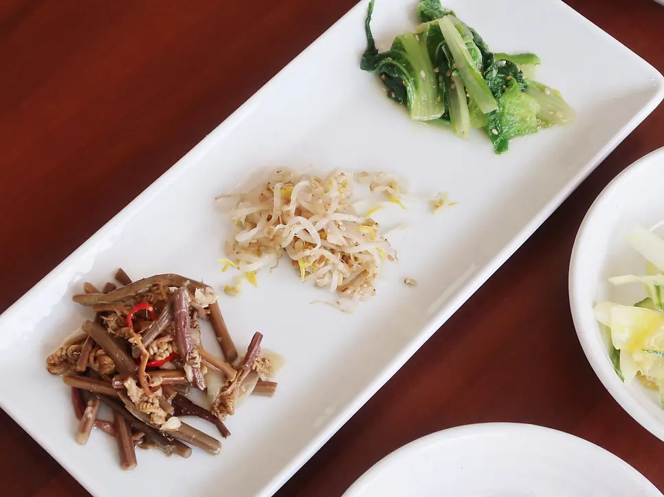 삼색나물과 장아찌, 구운김 기본 반찬