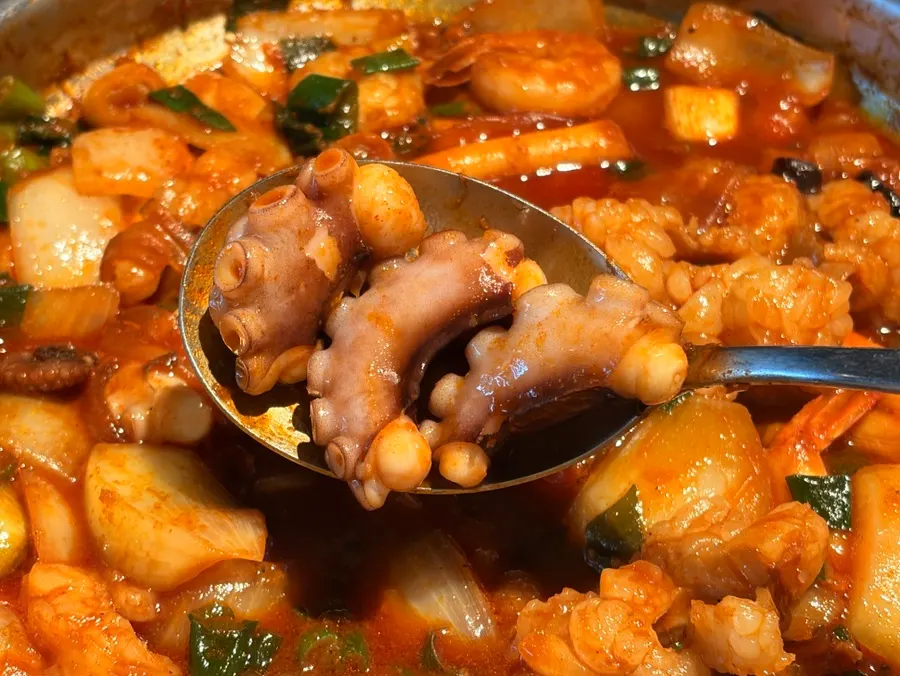 익힌 한우대창 한 점