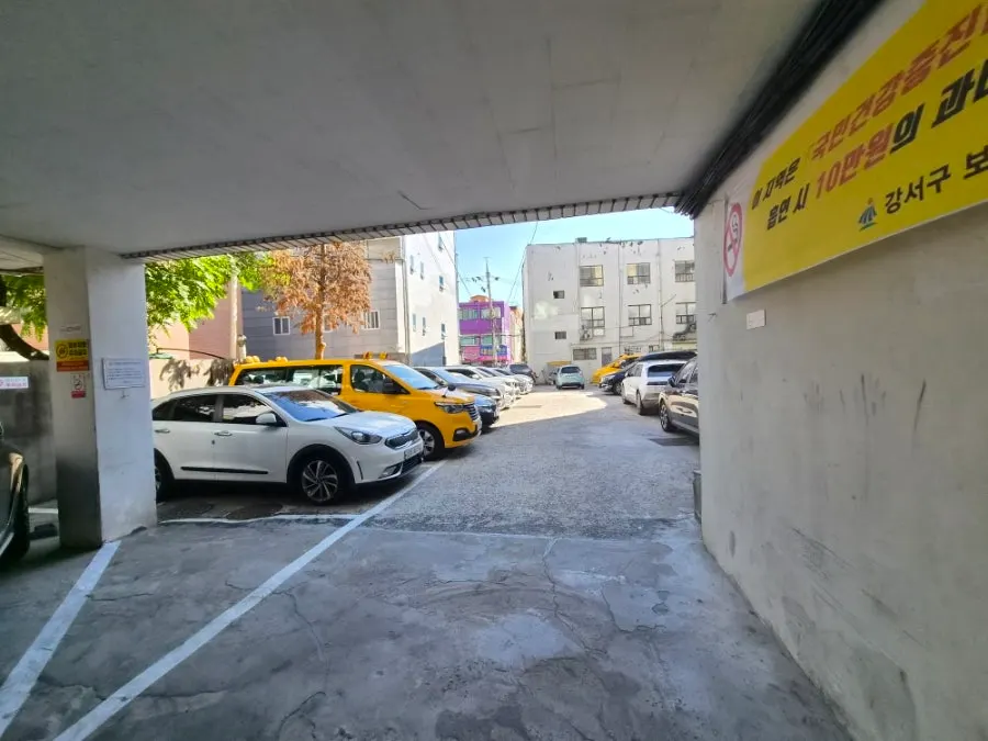 The parking lot set up behind Gungmin Nakgopsae Gangseo Branch