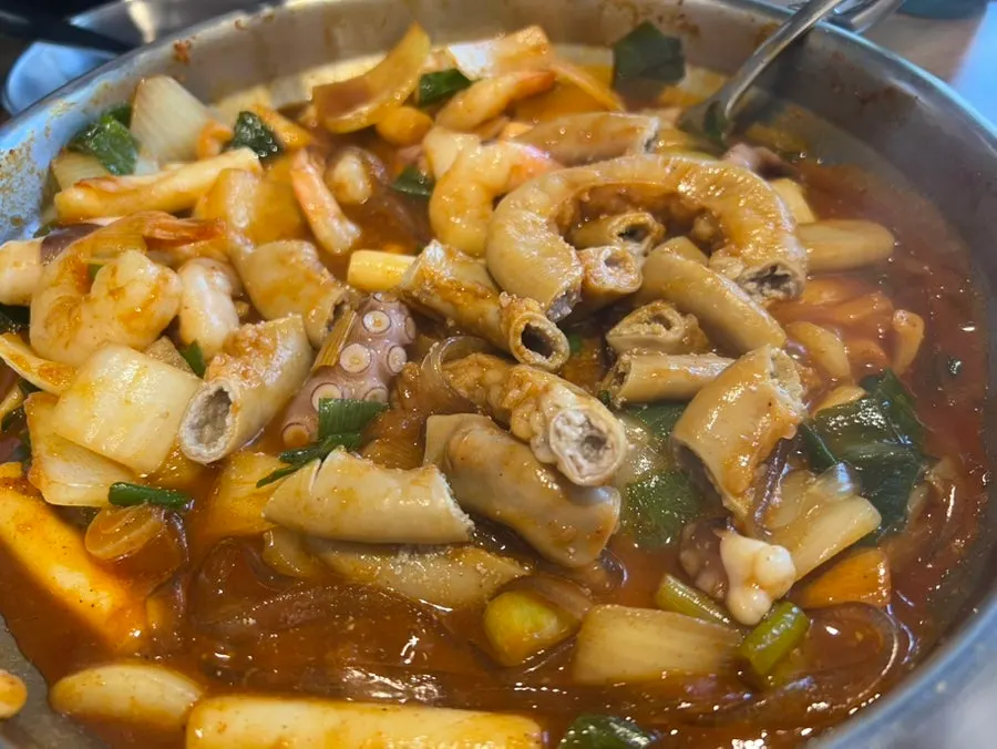 Beef tripe nakgopsae cooking