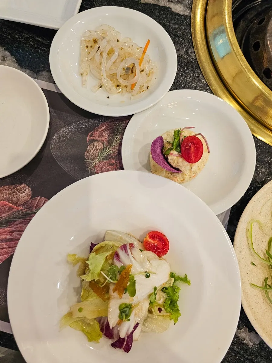 Tangpyeongchae and baek kimchi side dishes